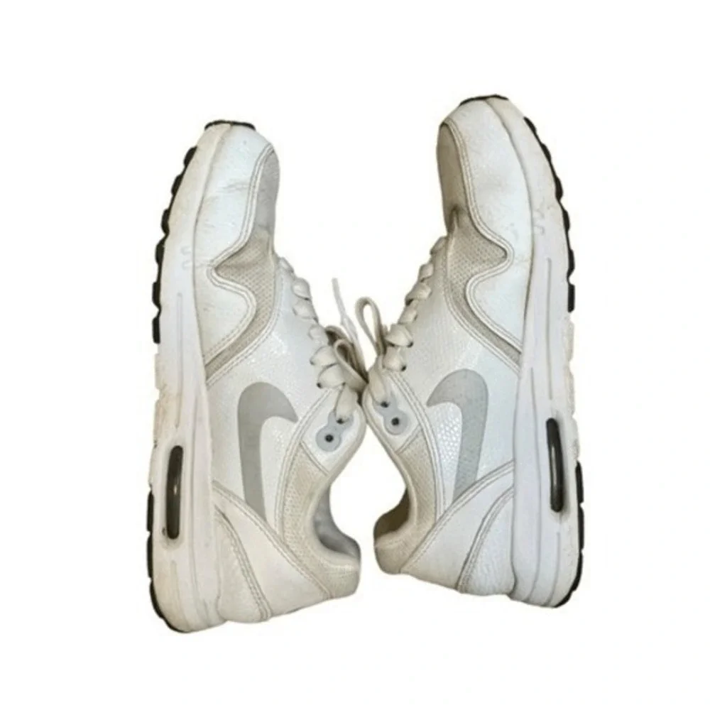 Nike Air Max 1 Ultra Essentials‎ White Running Shoes Gray White 7
